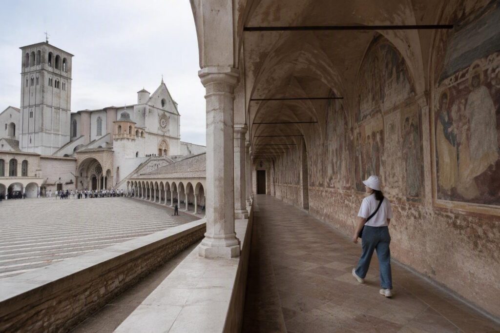 Leone XIV ad Assisi: un raduno di giovani per celebrare San Francesco