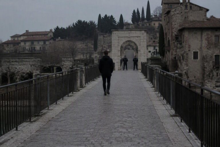 Carabinieri arrestano 23enne per hashish a Ponte della Pietra