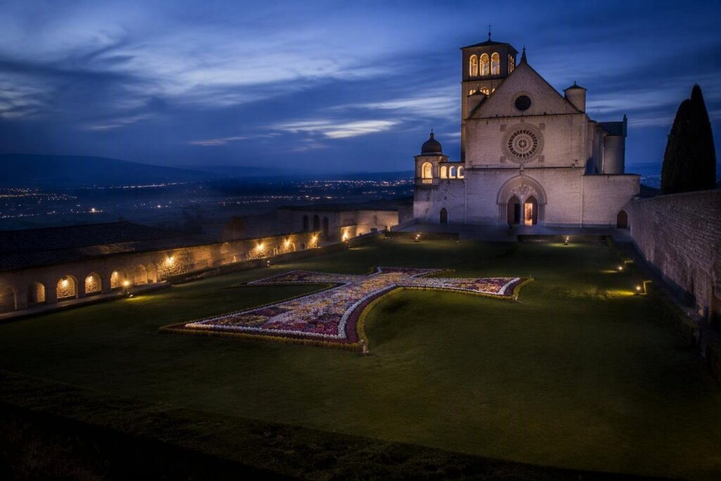 Infiorescenza a San Francesco: 150 artisti di Spello in un segno di Tau