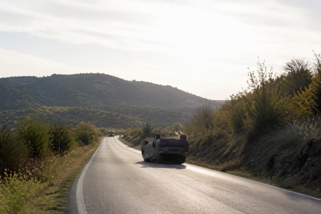 Auto capovolta tra Guardea e Madonna del Porto, ferito il conducente