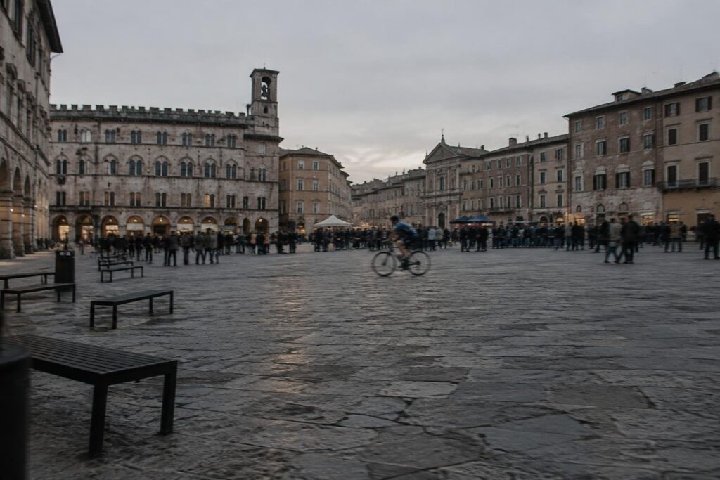 Festa di tesseratura del Perugino: più di 200 sostenitori in piazza Matteotti