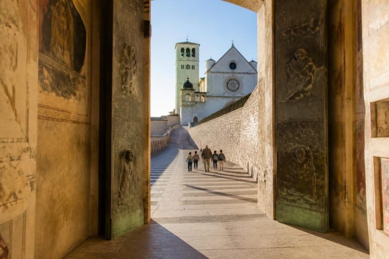 Gita culturale a Assisi per celebrare San Francesco: Laterina PerGine partecipa