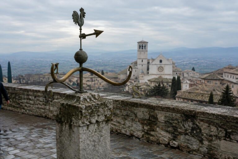Previsioni meteo Assisi weekend 16-18 ottobre 2026: sole e caldo leggero