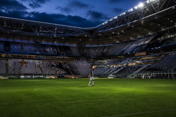 Gatti out dopo lo scontro con il tifoso: i dettagli dell'infortunio e i danni all'Allianz Stadium