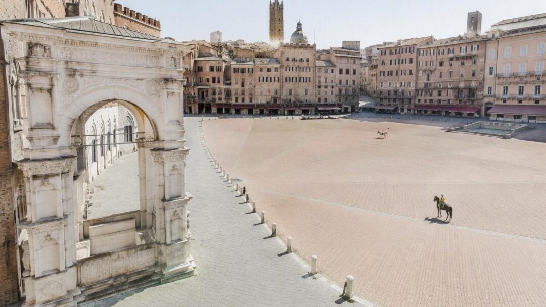 Previsite Palio di Siena: i cavalli più attesi superano i controlli veterinari