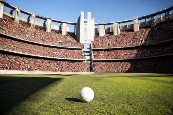 Calcio: Juve e Milan tra esuberi e paradossi, la strada è ancora lunga