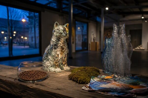 Mostra esperienziale di Duilio Camarlinghi a Monzuno: arte, gatti e solidarietà
