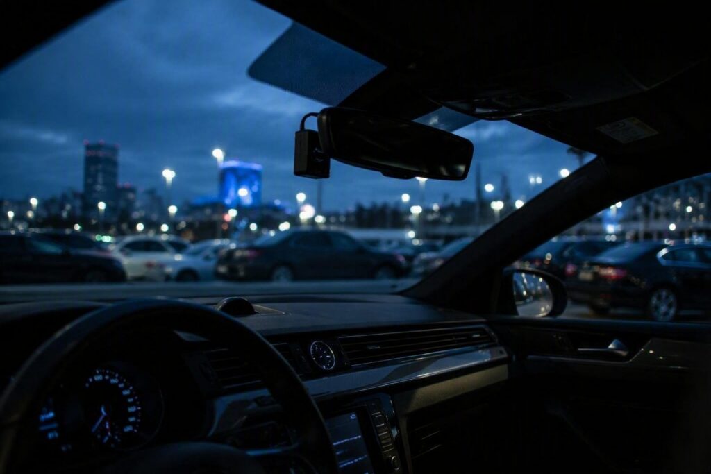 Furti d’auto: scegliere antifurti e parcheggiare in sicurezza con GPS