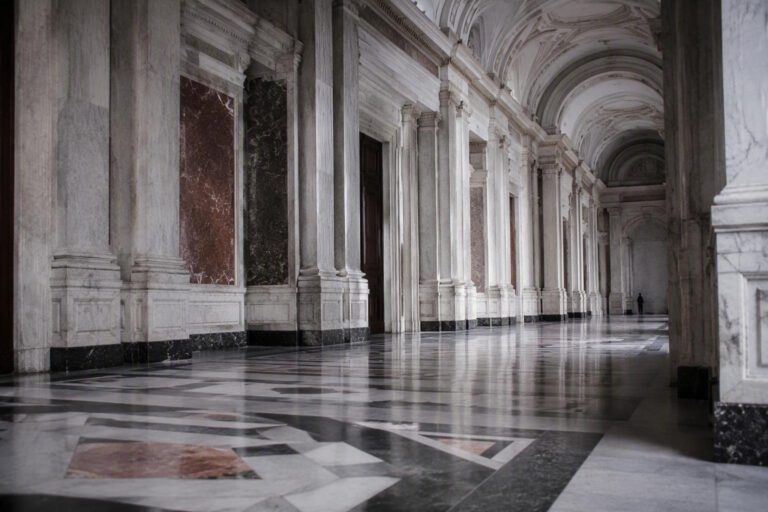 Manuale Cencelli spiegato semplice: origini e impatti