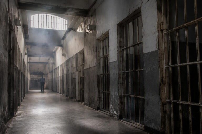 Carcere di Fuorni a Salerno: incendio appiccato da detenuto con problemi psichici