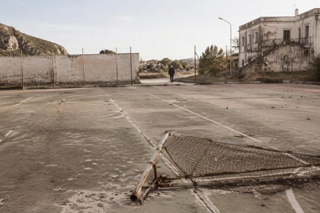 Chiusa la storia dei tennis court: problemi di gestione e sfratti in Sud Italia