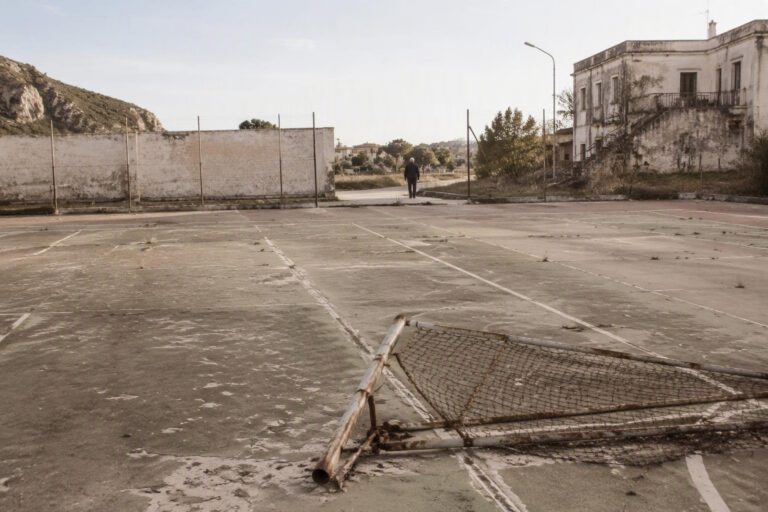 Chiusa la storia dei tennis court: problemi di gestione e sfratti in Sud Italia