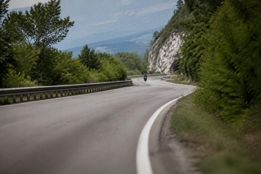Incidente mortale a Pertosa: 50enne cade dalla moto