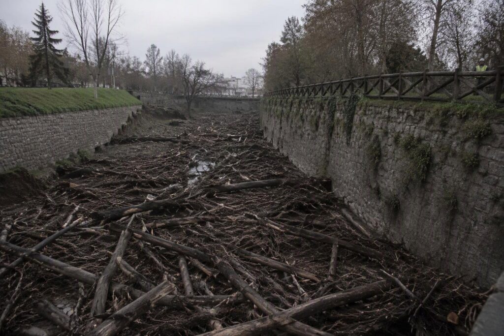 Segnalazione di un’ostruzione idraulica a Melfi: rischi di piena in autunno