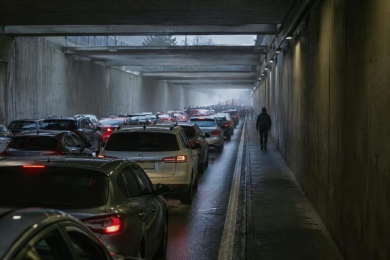Manifestazione a Brescia finita con blocco alla galleria
