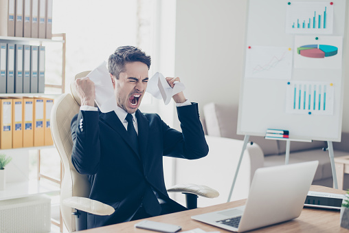 Il vero motivo per cui odi lavorare (e come girarlo)