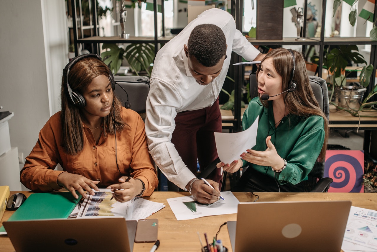 Come essere proattivi sul lavoro: 10 abitudini da costruire