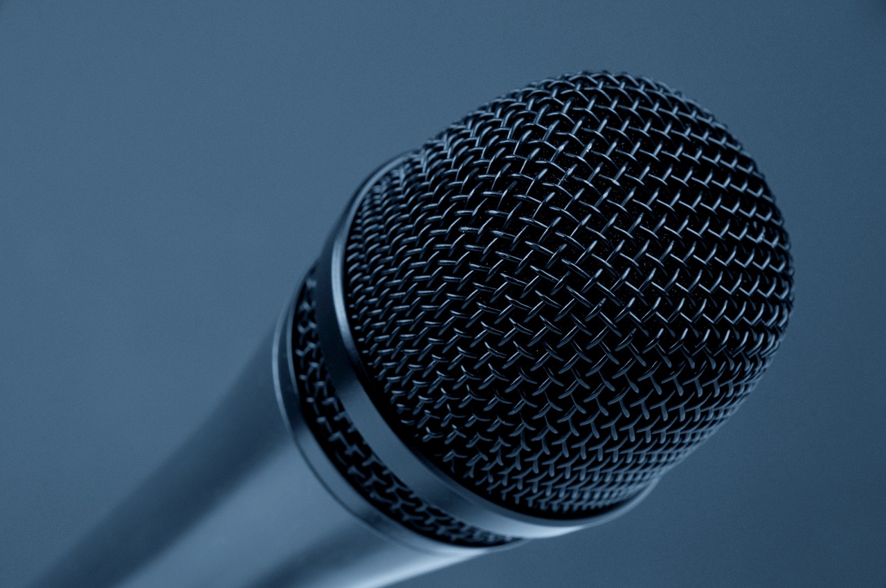 Come superare la paura di parlare in pubblico: 11 migliori hack