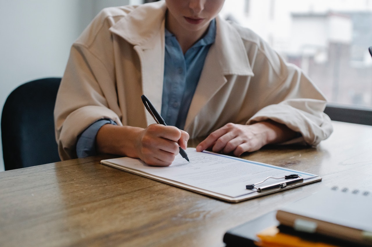 Gli scrittori di curriculum ne valgono la pena? Vantaggi e suggerimenti per l’utilizzo di One