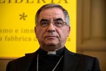 Conclave, il passo indietro di Becciu: “Obbedisco al Papa, non entrerò”