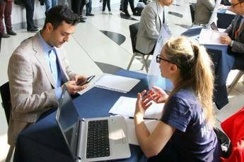 Una persona su 2 discriminata ai colloqui di lavoro, quando accade più spesso