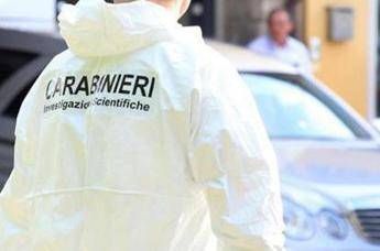 Donna trovata morta in casa a Legnano, uccisa da coltellata alla schiena