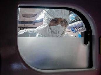 Covid virus di laboratorio? Palù: “E’ una delle ipotesi. Sapremo la verità solo se la Cina collabora”