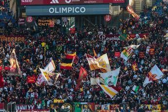 roma eintracht tensione nel prepartita tifosi giallorossi attaccano tedeschi 2