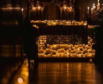 san valentino a nemi 400 candele uno spettacolo gratuito organizzato dal comune per gli innamorati 2