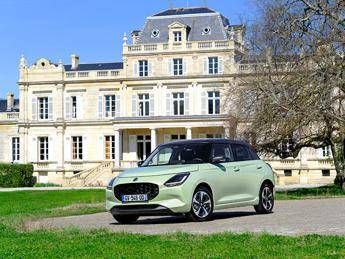 suzuki swift tra le finaliste del prestigioso world car awards 2025 2