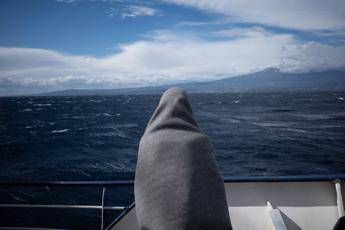 migranti humanity verso ravenna chiede porto piu vicino meteo peggiora e tanti con ferite 2