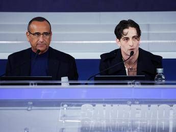 sanremo 2025 carlo conti e il meme su damiano david cosa e successo 2