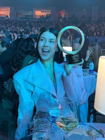 Anna premiata ai Billboard Women in Music Awards di Los Angeles