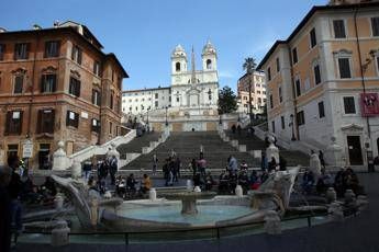 giallo a roma turista spagnola muore cadendo nel vuoto da trinita dei monti 2