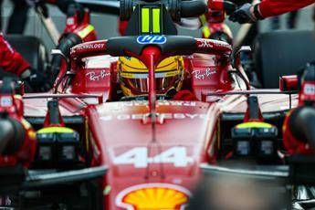 Hamilton, ‘melina’ in Arabia Saudita. Lewis dribbla le domande sulla Ferrari