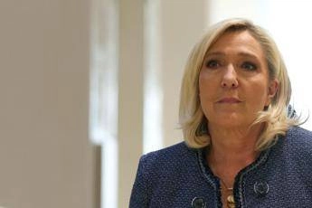 marine le pen colpevole di appropriazione indebita di fondi pubblici condannata a ineleggibilita 2