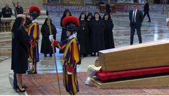 Funerali Papa Francesco, l’ingresso di Trump e Zelensky: incontro lampo