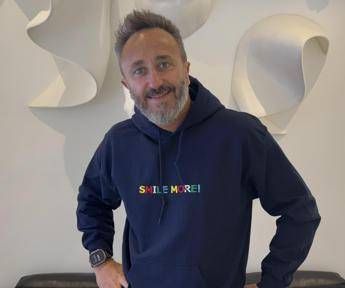 Roma, Futuro Aperto: “Da Fondazione Puzzilli e Big Soup felpa solidale ‘Smile More’ per studenti”