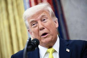 Trump fa gli auguri di Pasqua e attacca ancora Biden: “Presidente peggiore”