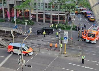 Auto sulla folla a Stoccarda, un morto e diversi feriti