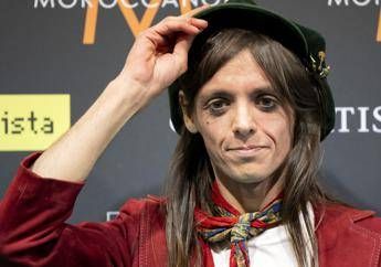eurovision oggi il debutto di lucio corsi il primo dopo 27 anni a suonare uno strumento sul palco 2