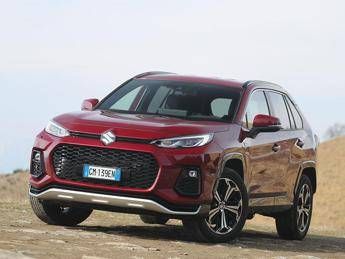 Suzuki Across Plug-in 2025: l’ibrida che si rivolge alle aziende e liberi professionisti