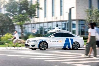 Uber amplia la flotta di robotaxi con la collaborazione della cinese Momenta