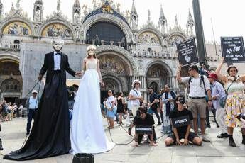 Nozze di Bezos, ecco la prima festa a Venezia: arrivano Kardashian, Bloom e Brady
