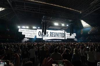 Accuse di stupro per Paul Gallagher, fratello maggiore degli Oasis Noel e Liam