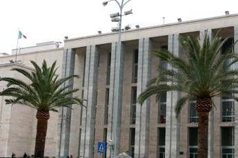 Bambina morta a Palermo, benzina sui vestiti. Sequestrato appartamento in cui viveva