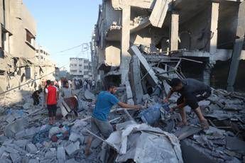 Gaza, media: “Nuovo attacco Israele su Striscia, 5 morti e 20 feriti”