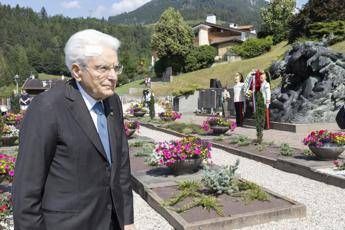 Mattarella: “Contro attese dell’umanità sparare su luoghi di preghiera e dove si distribuisce acqua”
