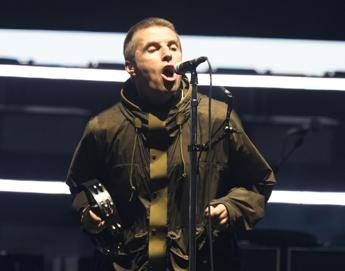 Oasis, Gallagher attacca i ‘rivali’ Arsenal e United: “Chiudete quella bocca”