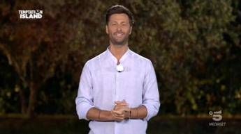 Temptation Island: tra tradimenti, confessioni e teorie del complotto. Cosa è successo ieri